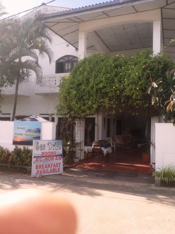 Hôtel Sea Drift à Negombo Extérieur photo